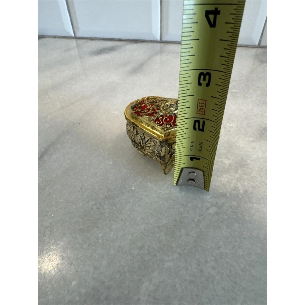 Vtg Heart Shape Trinket Box Gold‎ Filigree 3 Footed Jewelry Valentine